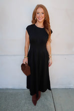 Load image into Gallery viewer, Sherri Pintuck Midi Dress-Black