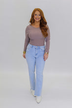 Load image into Gallery viewer, Bella High Rise Raw Hem Jeans