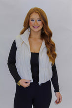 Load image into Gallery viewer, Reed Puffer Vest- Ivory