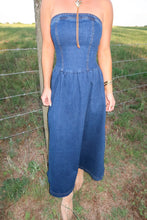 Load image into Gallery viewer, Heartland Strapless Denim Midi Dress