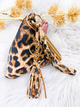 Load image into Gallery viewer, Prism Clutch