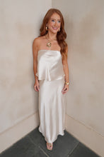 Load image into Gallery viewer, Dreaming Satin Strapless Tube Top
