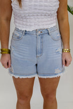 Load image into Gallery viewer, Frayed Hem Denim Shorts

