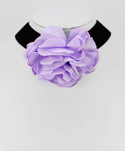Load image into Gallery viewer, Color Flower Velvet Choker Necklace
