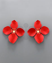 Load image into Gallery viewer, Flower Studs
