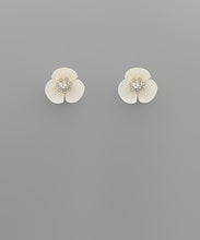 Load image into Gallery viewer, Shell Blossom Stud
