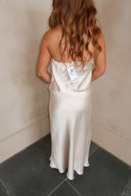 Load image into Gallery viewer, Dreaming Satin Strapless Tube Top
