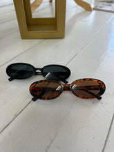 Load image into Gallery viewer, Round Eye Sunglasses
