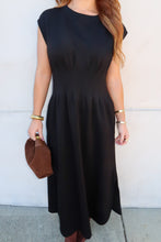 Load image into Gallery viewer, Sherri Pintuck Midi Dress-Black
