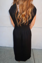 Load image into Gallery viewer, Sherri Pintuck Midi Dress-Black
