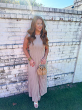 Load image into Gallery viewer, Tally Ribbed Midi Dress- Taupe
