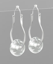 Load image into Gallery viewer, Acrylic Ring Charm Wavy Oval Hoops
