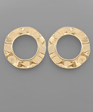Load image into Gallery viewer, Wavy Circle Earrings
