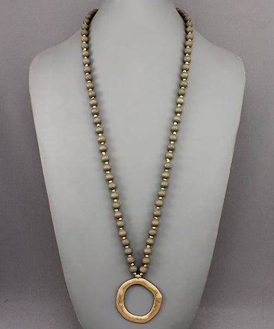 Circle Pendant Bead Necklace