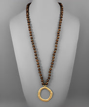 Load image into Gallery viewer, Circle Pendant Bead Necklace
