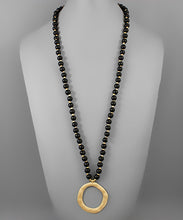 Load image into Gallery viewer, Circle Pendant Bead Necklace

