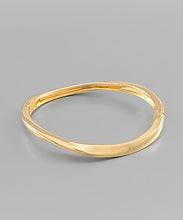 Load image into Gallery viewer, Twisted Metal Bracelet
