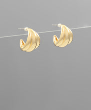 Load image into Gallery viewer, Pleated Hoops
