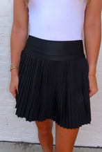 Load image into Gallery viewer, Move It Pleated Tennis Skort-Black

