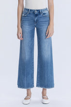 Load image into Gallery viewer, Claudia Ankle Wide Leg Jeans
