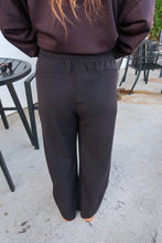 Load image into Gallery viewer, On the Go Cropped Wide Pant- Black

