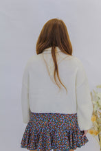 Load image into Gallery viewer, Carry Ballon Sleeve Cropped Turtle Neck-Cream
