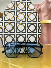 Load image into Gallery viewer, Sunglasses

