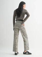 Load image into Gallery viewer, Zebra High Rise Straight Jeans

