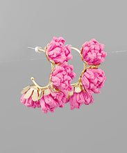 Load image into Gallery viewer, Raffia Flower Hoops
