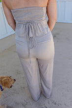 Load image into Gallery viewer, Greece Pleated Crop Pants- Stone
