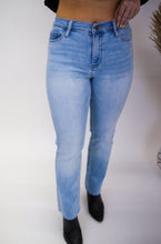 Load image into Gallery viewer, Mid Rise Straight Leg Jeans- Light Wash
