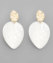 Load image into Gallery viewer, Shell Leaf &amp; Textured Earrings
