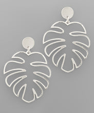 Load image into Gallery viewer, Leaf Frame Earrings
