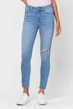 Load image into Gallery viewer, Siasta High Rise Crop Distressed Skinny Jean- Light Wash
