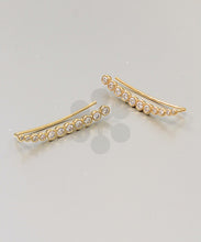 Load image into Gallery viewer, Graduated CZ Ear Crawler
