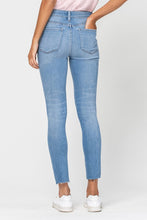 Load image into Gallery viewer, Siasta High Rise Crop Distressed Skinny Jean- Light Wash
