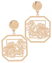 Load image into Gallery viewer, Gamecock Filigree Earrings
