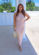 Load image into Gallery viewer, Yarn Halter Neck Fitted Midi Dress
