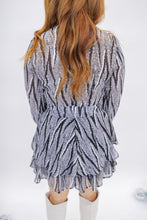 Load image into Gallery viewer, Don’t Blend In Tie Front Romper- Black
