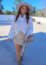 Load image into Gallery viewer, Holli Oversize Turtleneck Sweater- White

