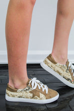 Load image into Gallery viewer, Brown/Red Snakeskin Star Sneakers
