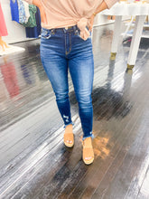 Load image into Gallery viewer, Dark Skinny Jeans
