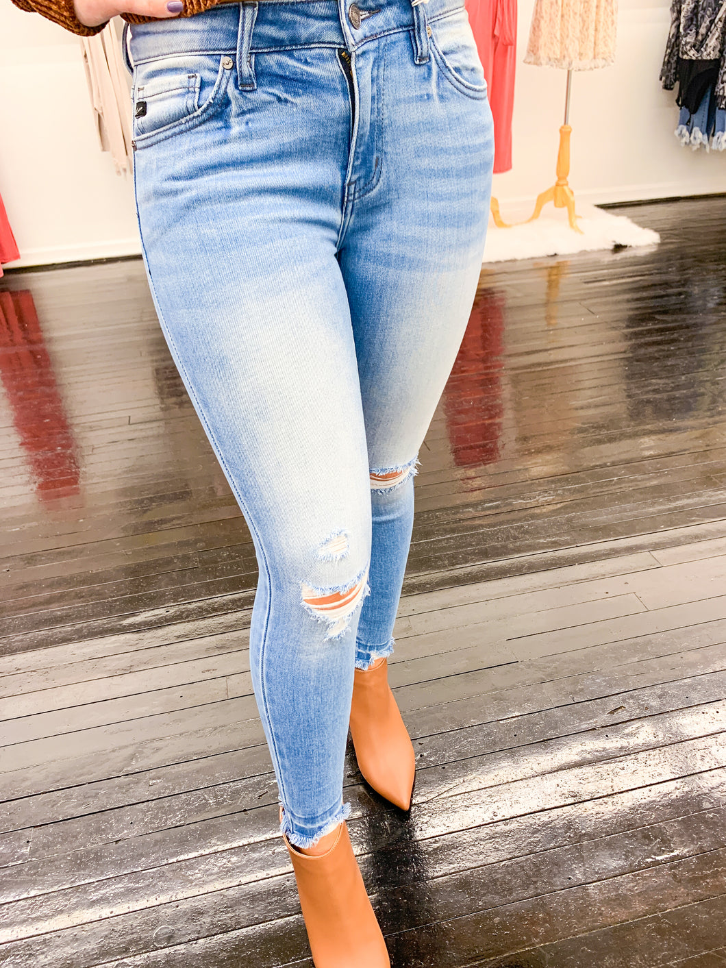 Light Washed Distressed Skinny jeans