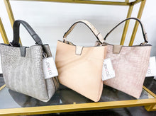 Load image into Gallery viewer, Tati Hobo Bag
