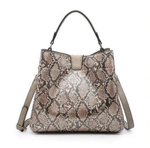 Load image into Gallery viewer, Tati Hobo Bag
