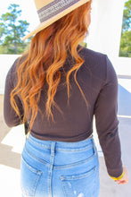 Load image into Gallery viewer, Leslie Ribbed Long Sleeve Crop Athleisure Top- Black
