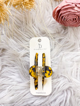 Load image into Gallery viewer, Tortoise Shell Hair Clip
