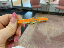 Load image into Gallery viewer, H Thin Clasp Bracket
