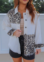 Load image into Gallery viewer, Whit Cheetah Block Jacket
