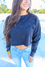 Load image into Gallery viewer, Dana Crew Neck Long Sleeve Crop- Black
